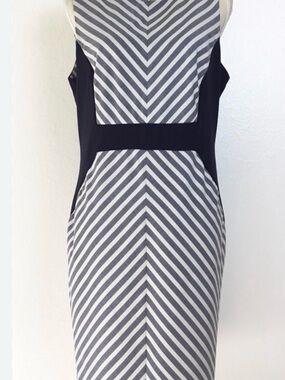 Calvin Klein Women’s Black and Gray Chevron Sheath Midi Dress Size 6